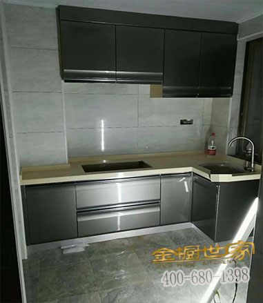 高埗上江城烤漆整體櫥柜實(shí)拍效果